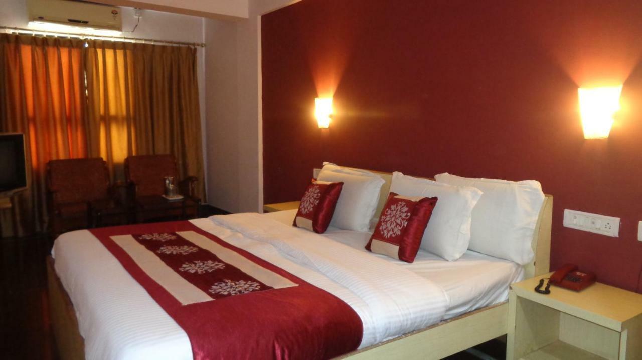 Hotel Ganesh Palace Mysore Buitenkant foto